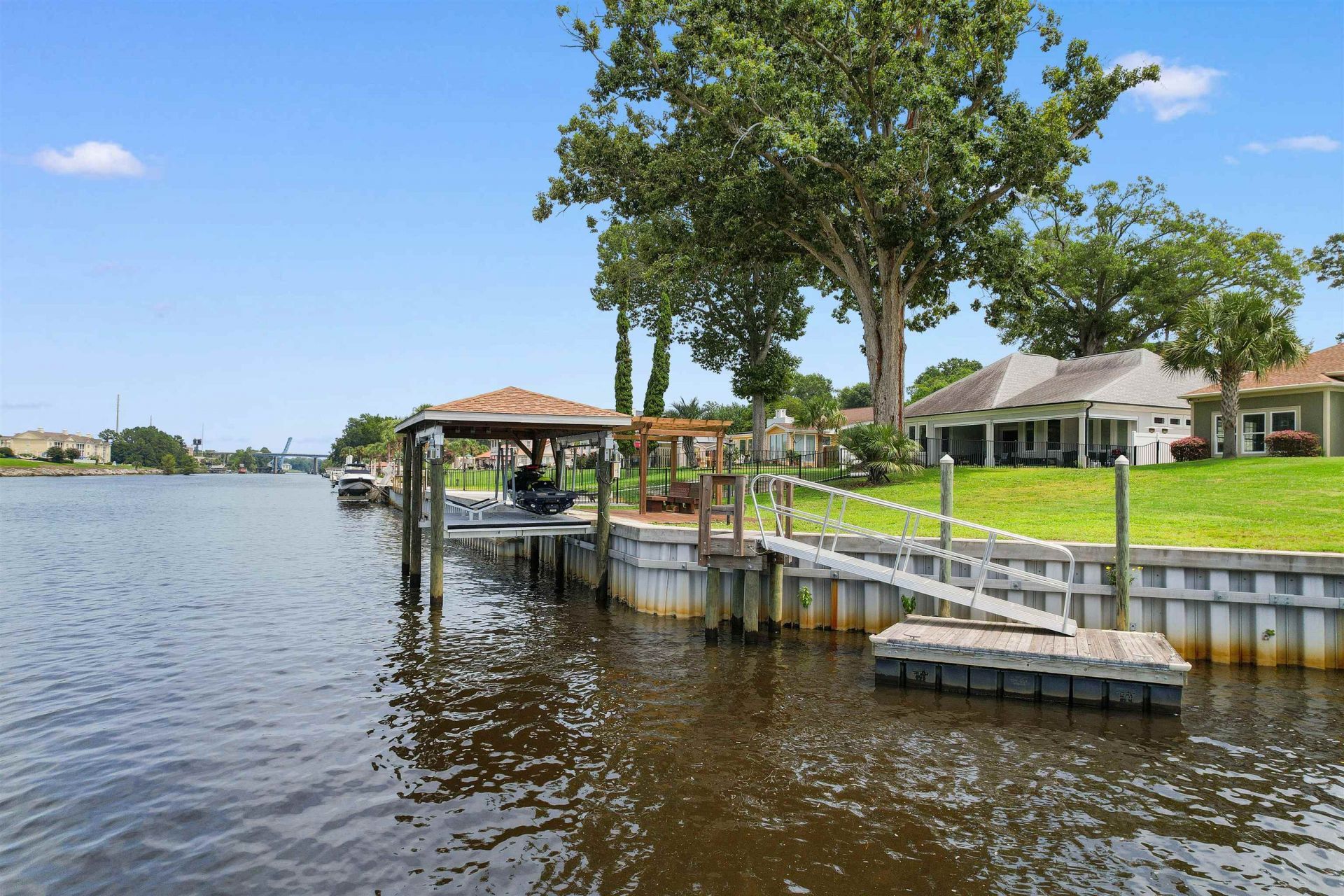 352 Waterside Dr. Photo 6