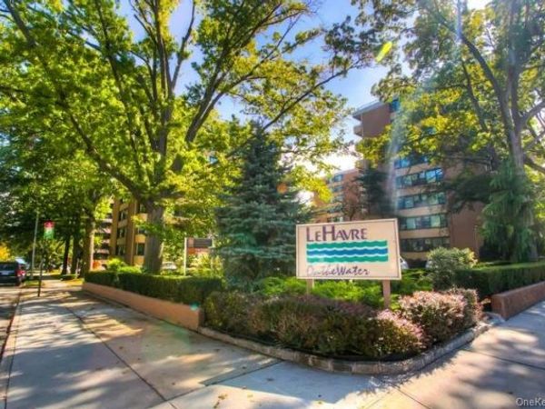 162-30 Powells Cove Boulevard , Unit 2C, Beechhurst, NY 11357