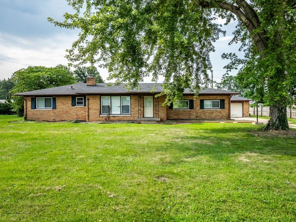 1015 Elizabeth Lane , Terre Haute, IN 47802