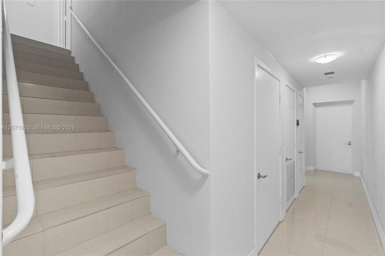 6000 Collins Ave , Unit 336, Miami Beach, FL 33140 Photo
