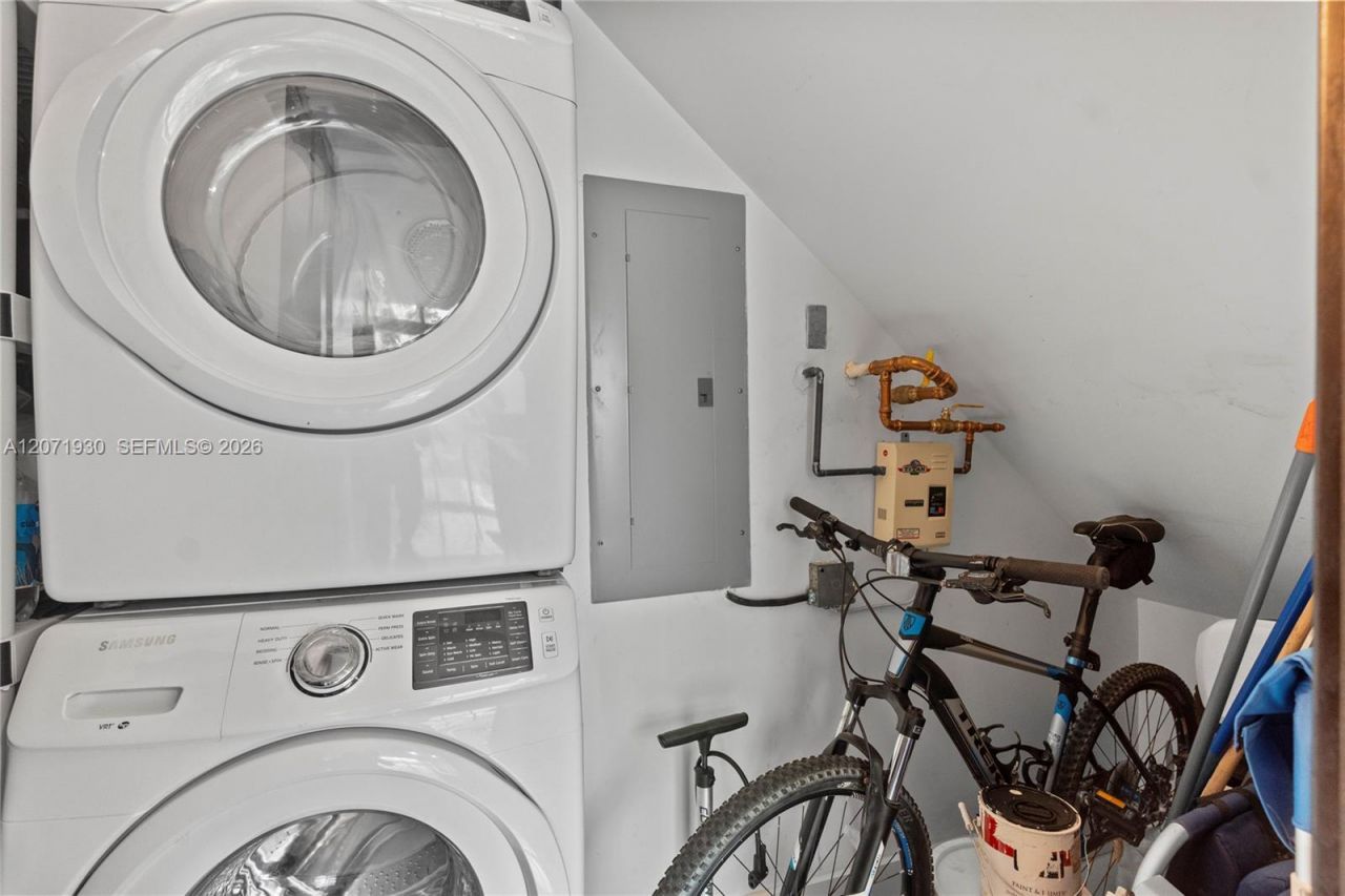 6000 Collins Ave , Unit 336, Miami Beach, FL 33140 Photo