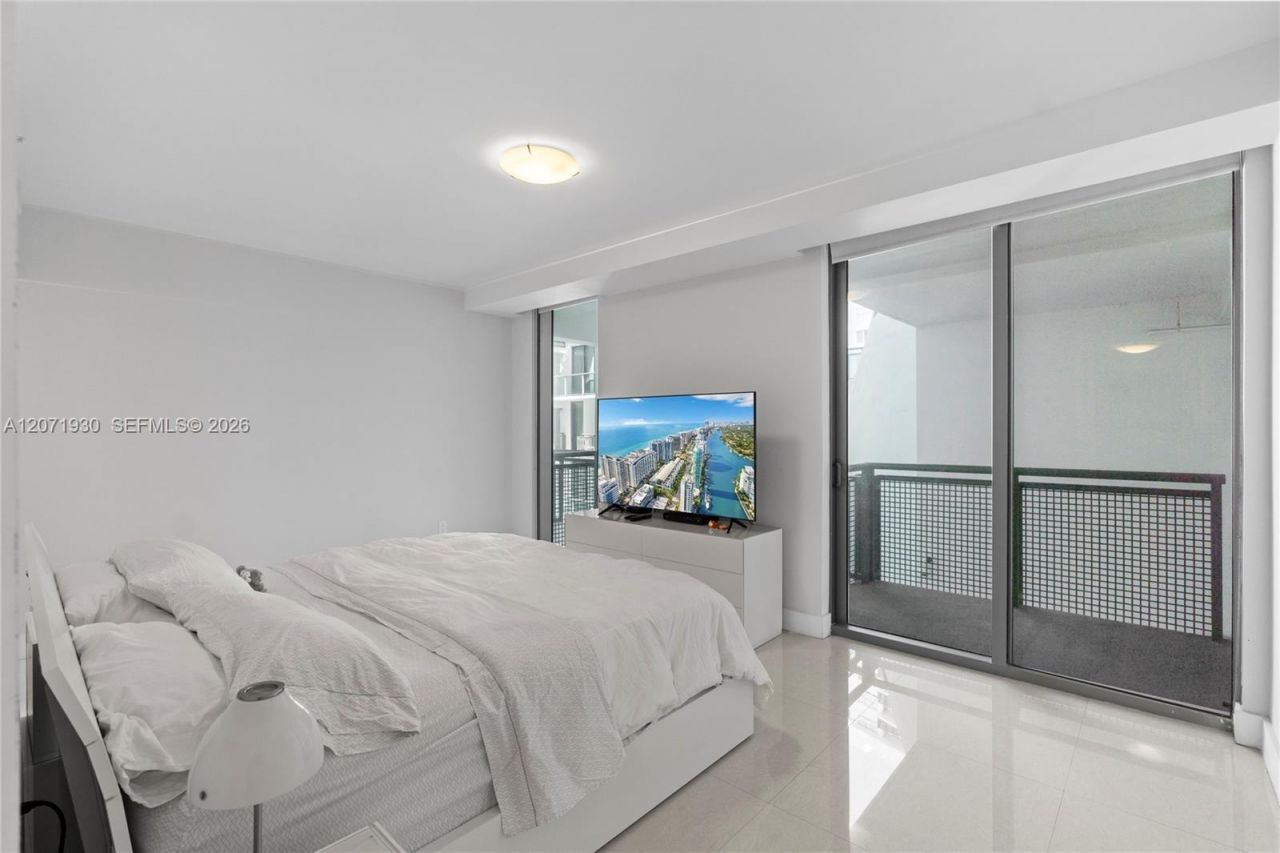 6000 Collins Ave , Unit 336, Miami Beach, FL 33140 Photo