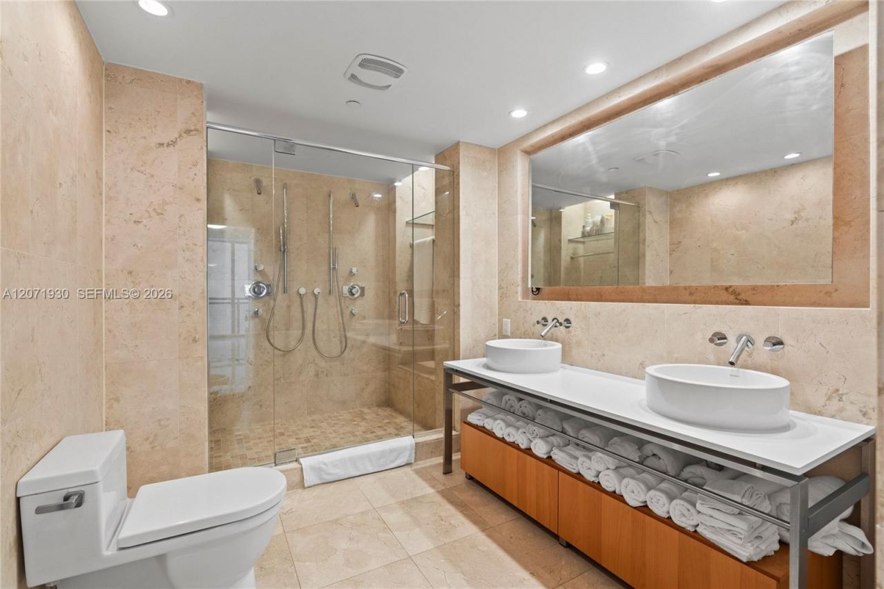6000 Collins Ave , Unit 336, Miami Beach, FL 33140 Photo
