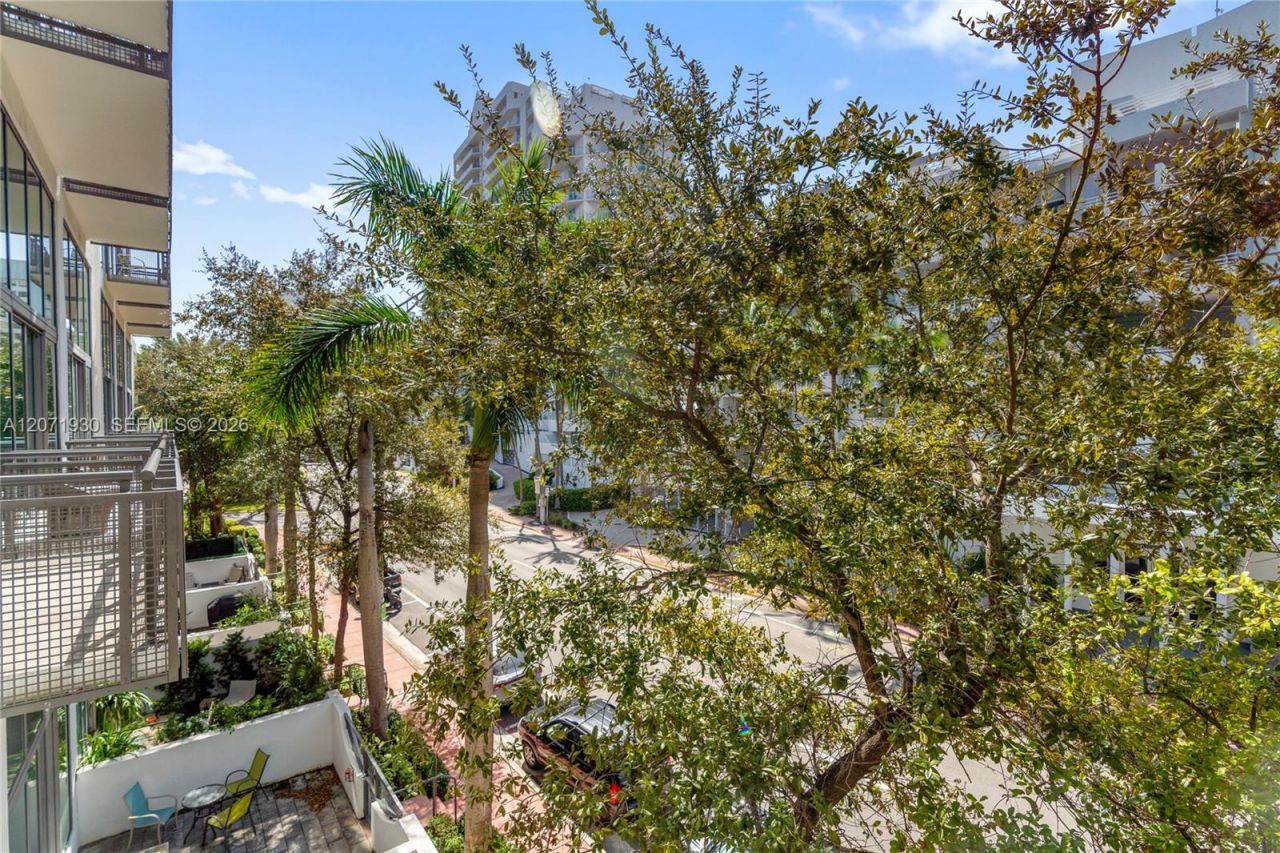 6000 Collins Ave , Unit 336, Miami Beach, FL 33140 Photo