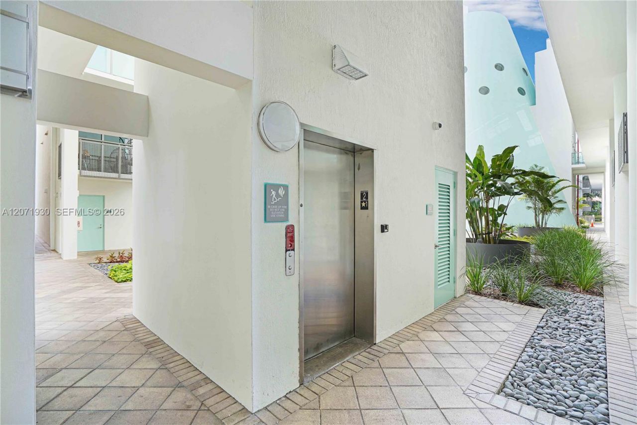 6000 Collins Ave , Unit 336, Miami Beach, FL 33140 Photo
