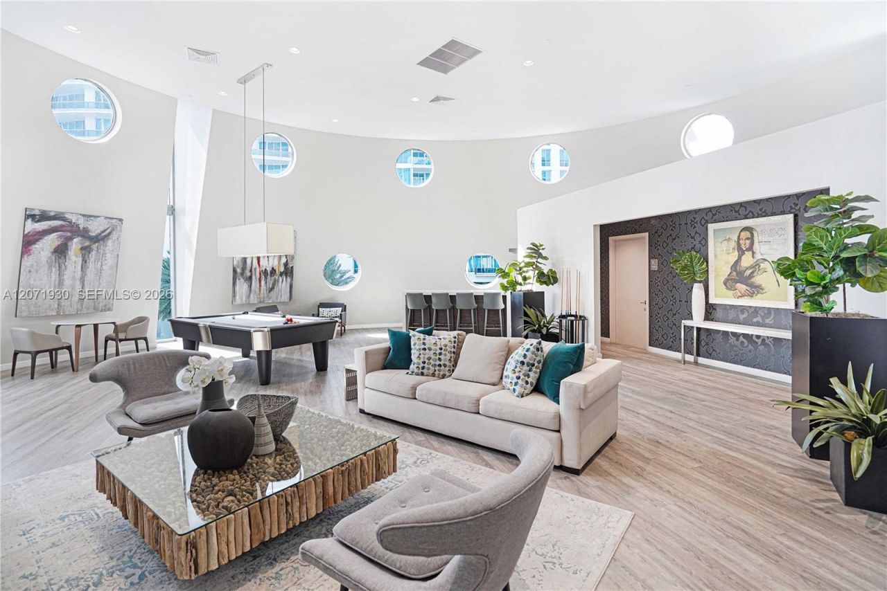 6000 Collins Ave , Unit 336, Miami Beach, FL 33140 Photo