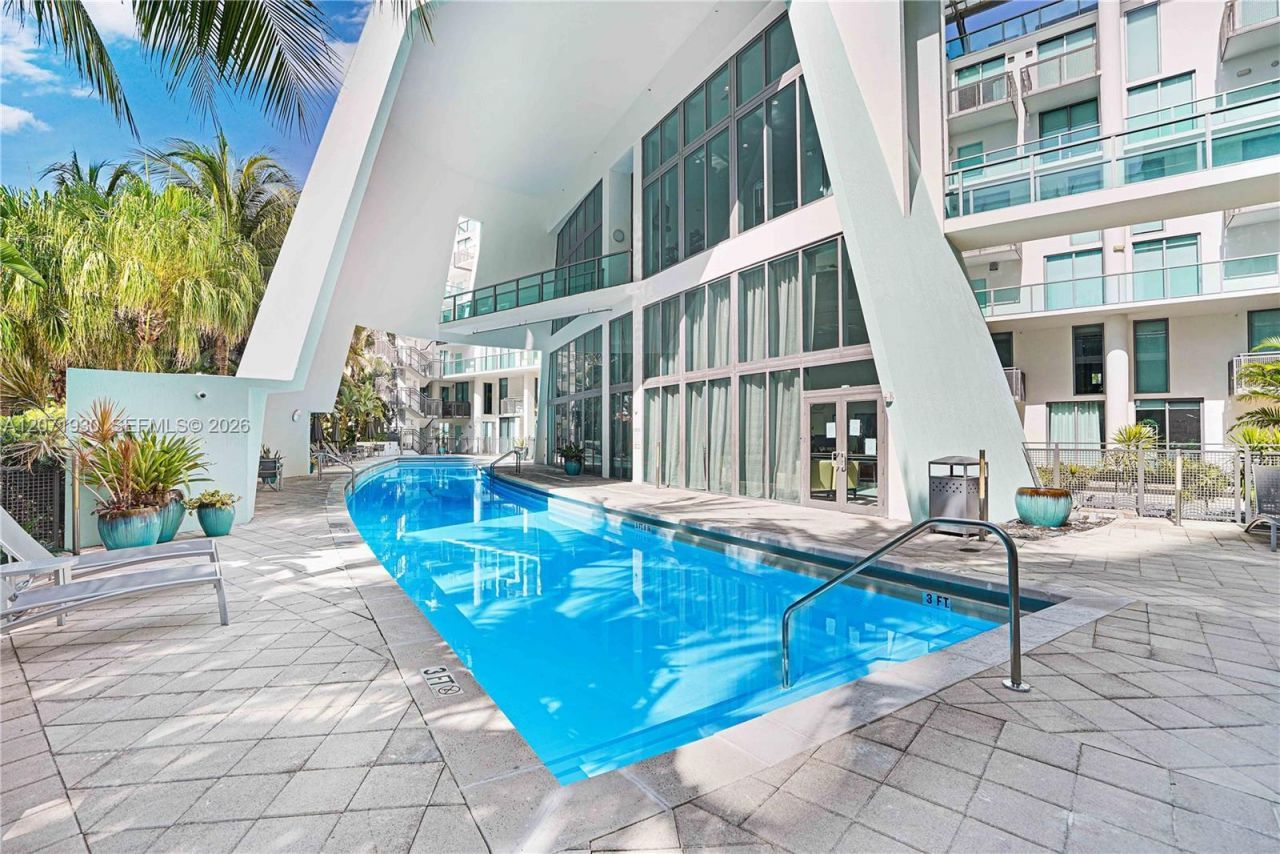 6000 Collins Ave , Unit 336, Miami Beach, FL 33140 Photo