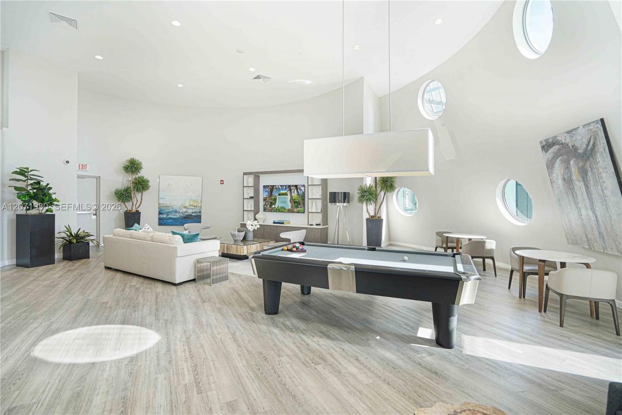 6000 Collins Ave , Unit 336, Miami Beach, FL 33140 Photo
