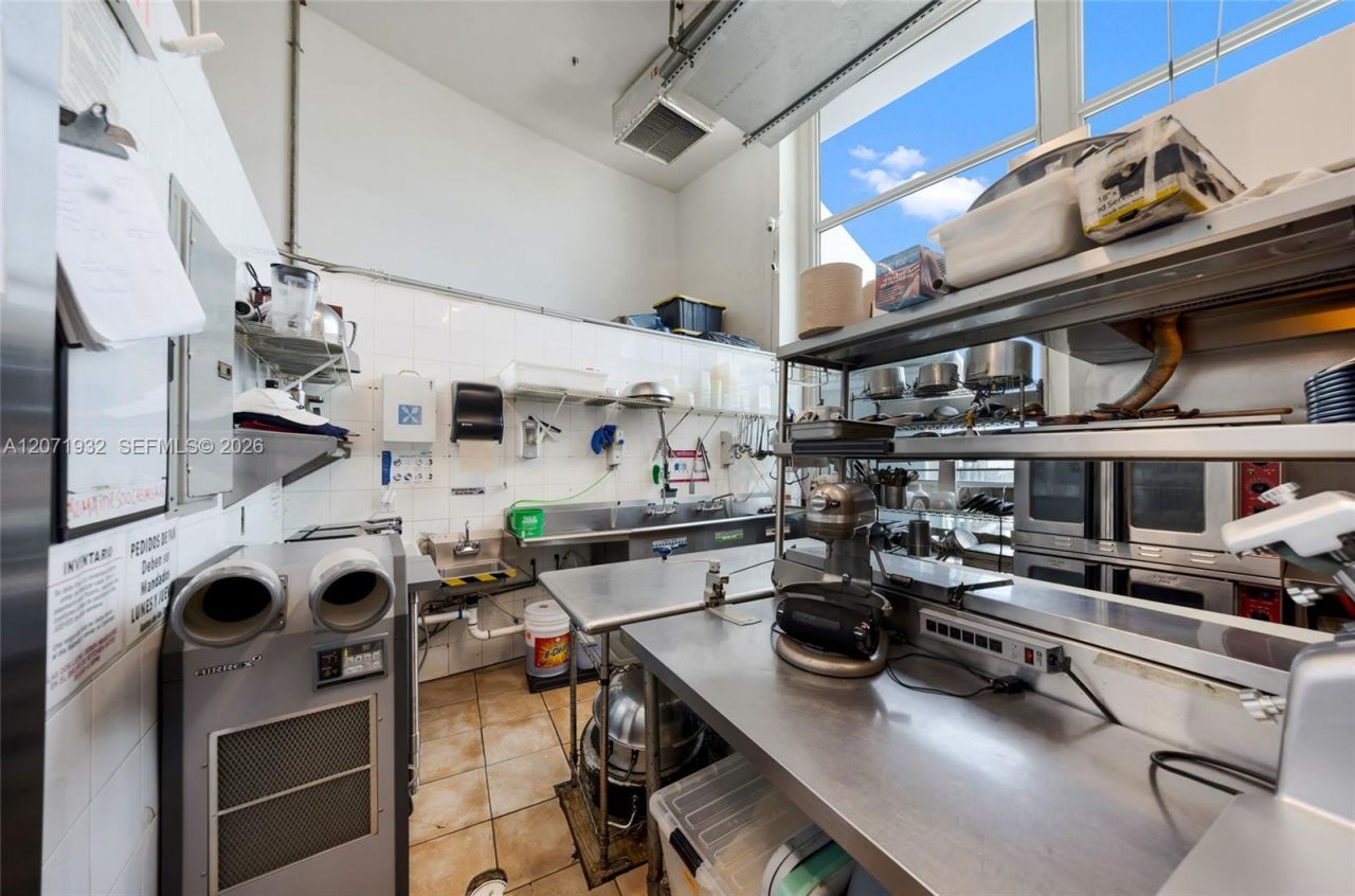 5445 Collins Ave , Unit CU-2A, Miami Beach, FL 33140 Photo