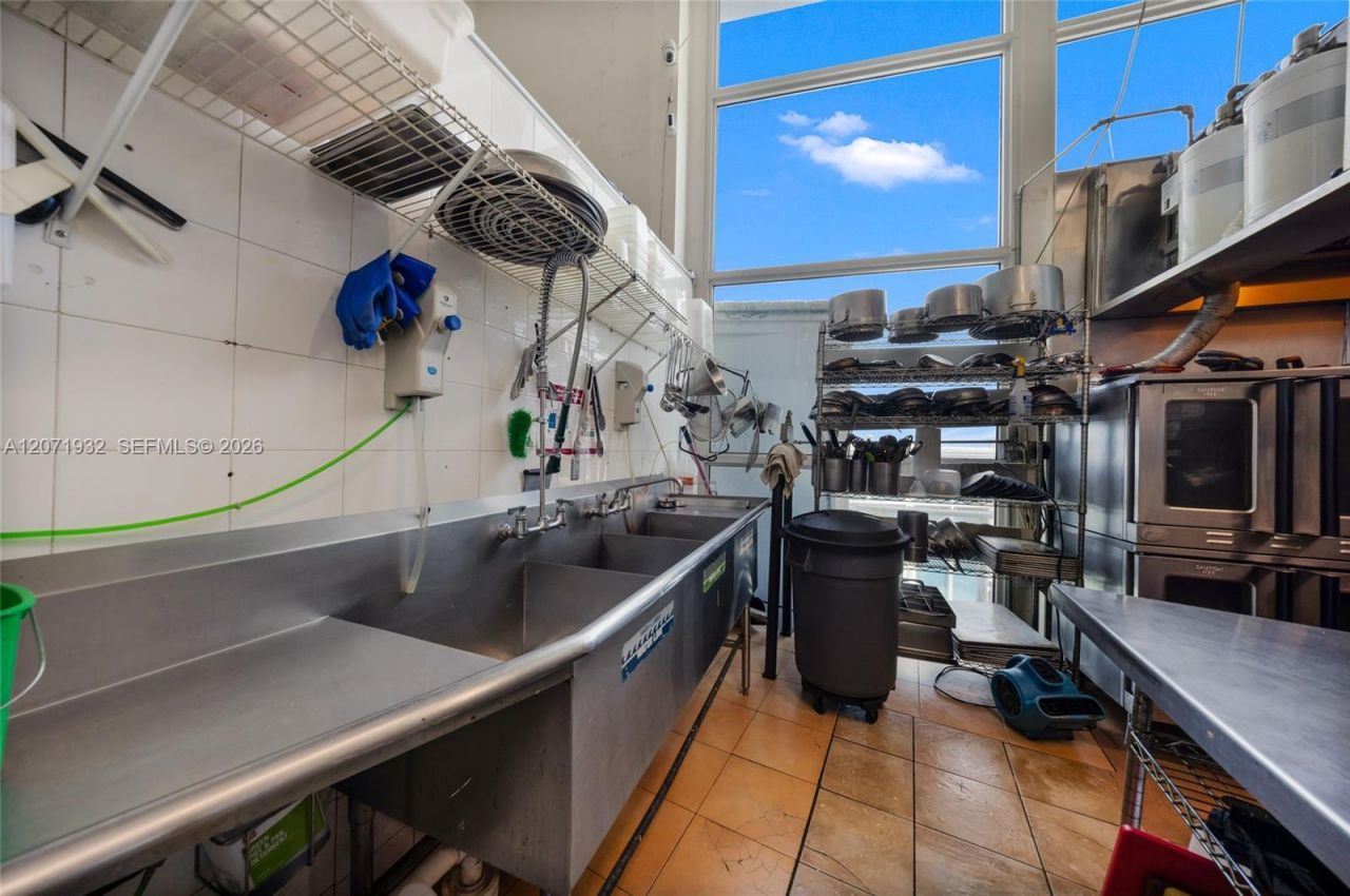 5445 Collins Ave , Unit CU-2A, Miami Beach, FL 33140 Photo