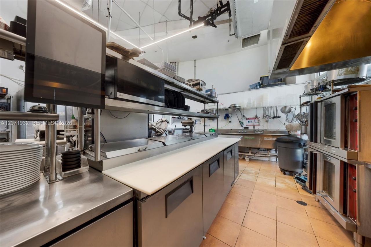 5445 Collins Ave , Unit CU-2A, Miami Beach, FL 33140 Photo