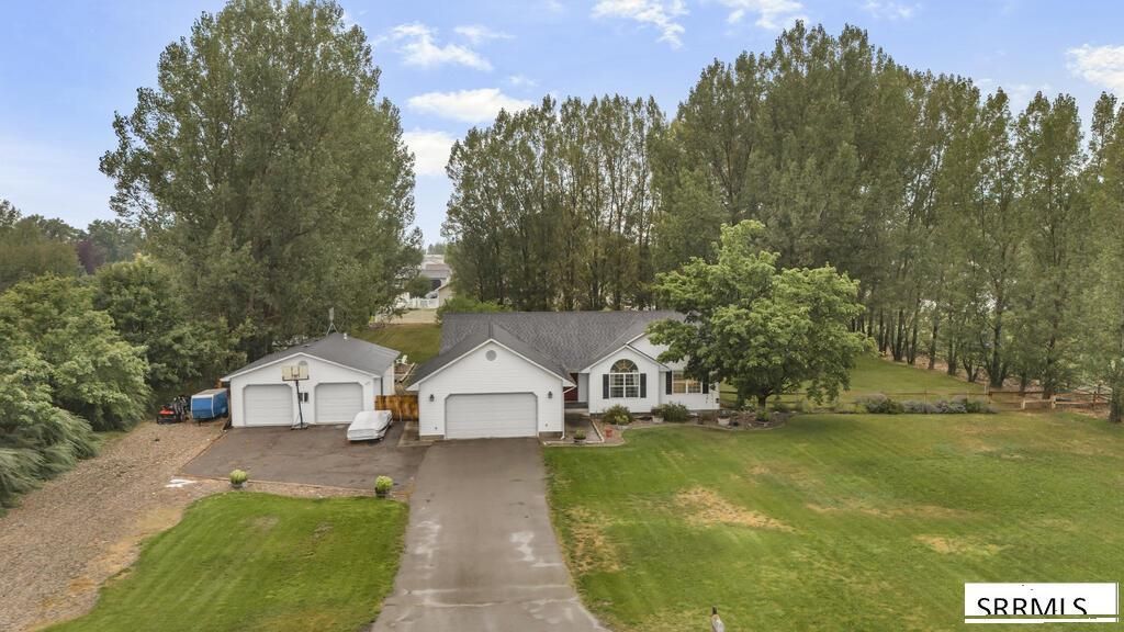 235 N 4135 E primary photo