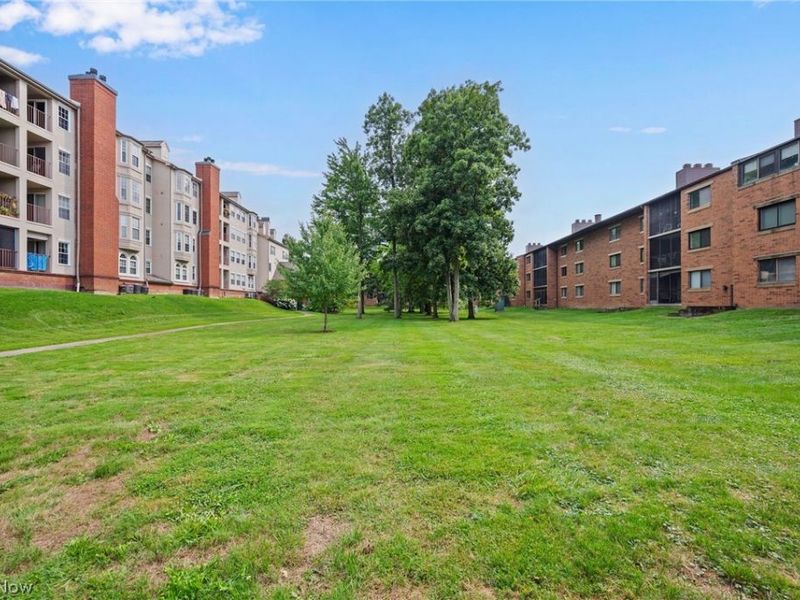 240 Fox Hollow Dr., Unit 403, Mayfield Heights, OH 44124 Photo 45