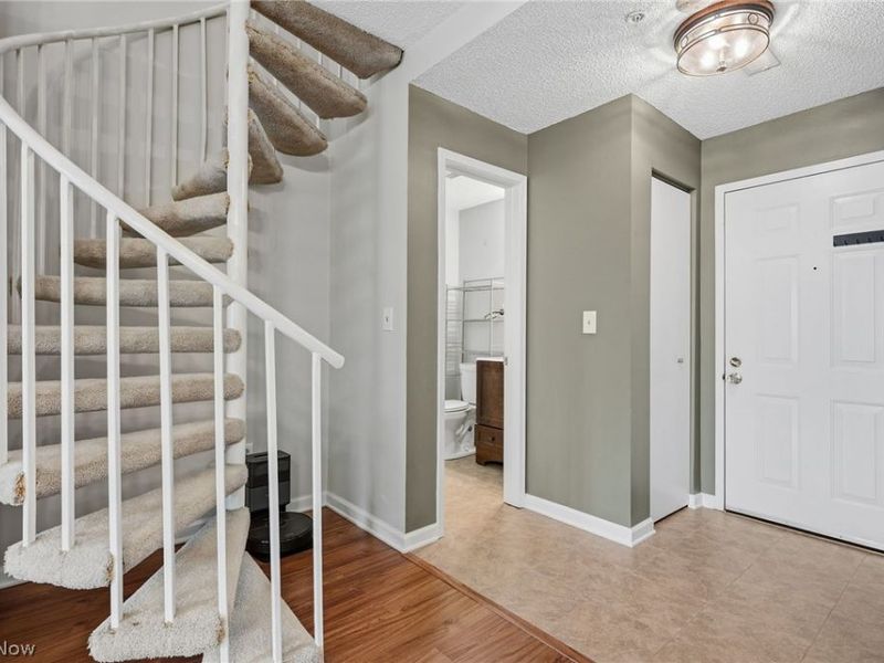 240 Fox Hollow Dr., Unit 403, Mayfield Heights, OH 44124 Photo 5