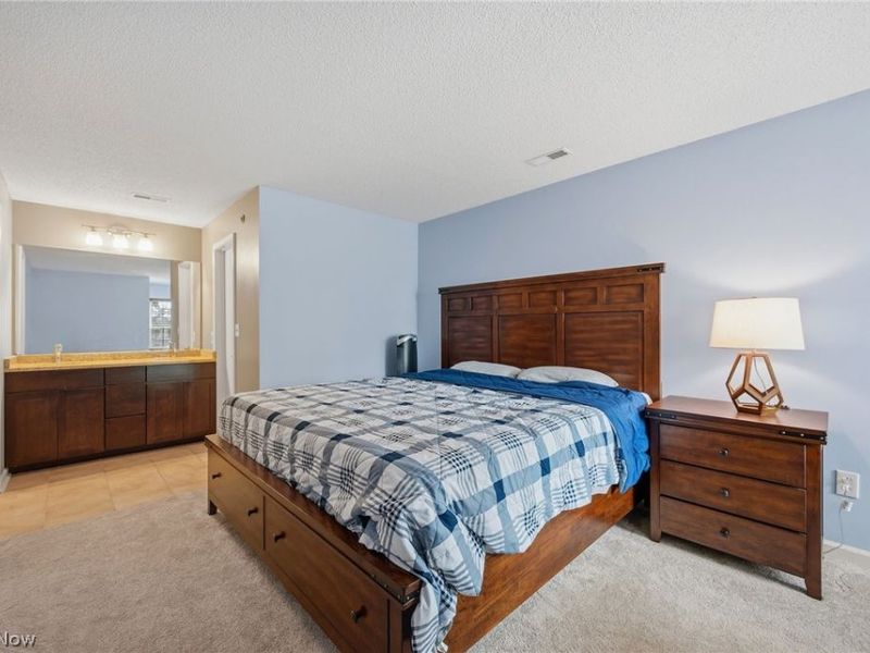 240 Fox Hollow Dr., Unit 403, Mayfield Heights, OH 44124 Photo 7