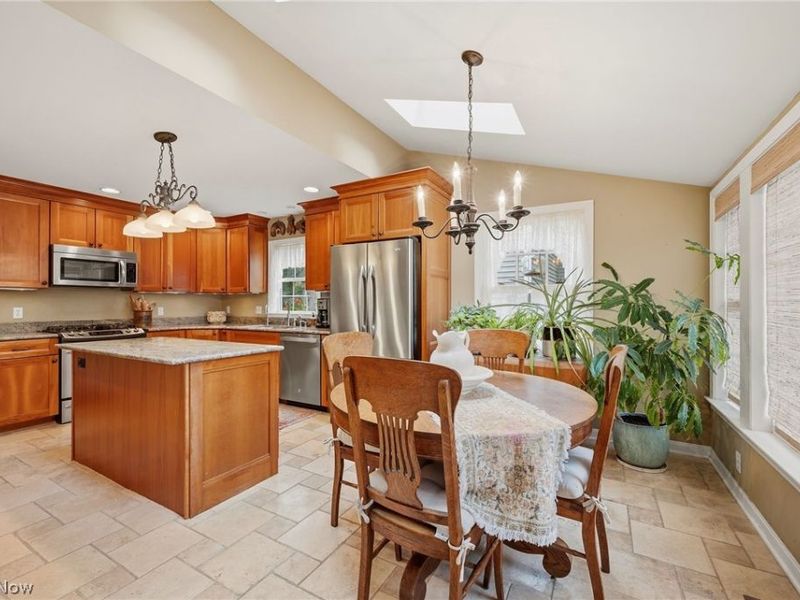 304 Castle Boulevard, Akron, OH 44313 Photo 21