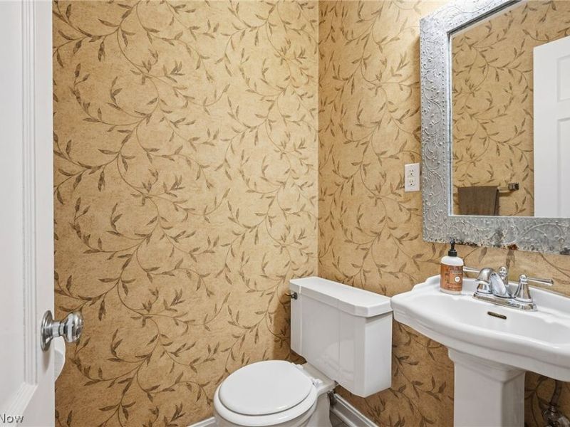 304 Castle Boulevard, Akron, OH 44313 Photo 23
