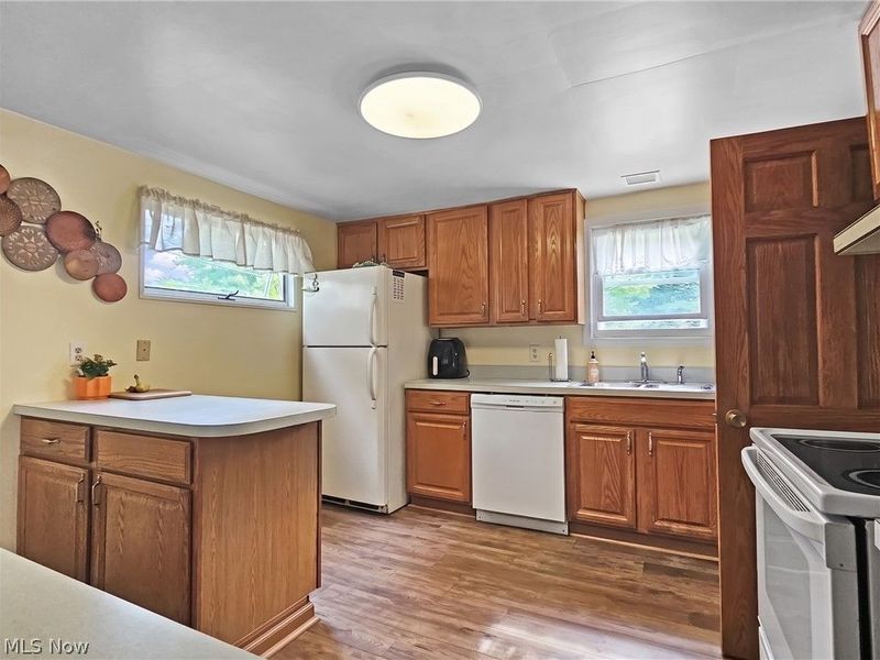 27304 White Road, Willoughby Hills, OH 44092 Photo 22