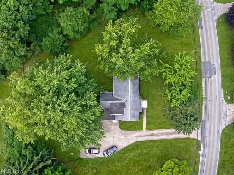 27304 White Road, Willoughby Hills, OH 44092 Photo 4