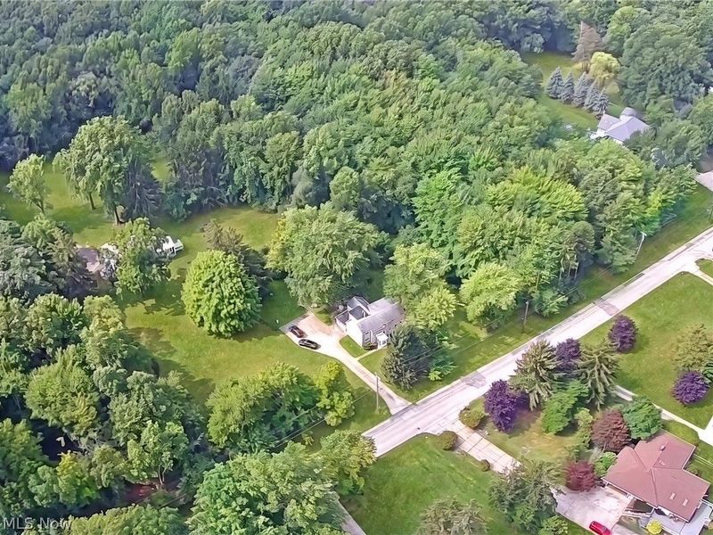 27304 White Road, Willoughby Hills, OH 44092 Photo 6