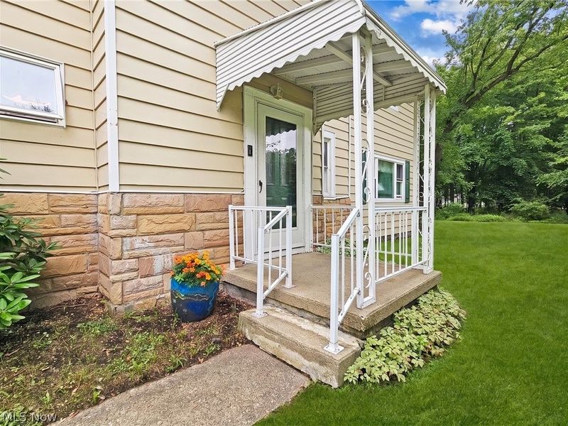 27304 White Road, Willoughby Hills, OH 44092 Photo 7
