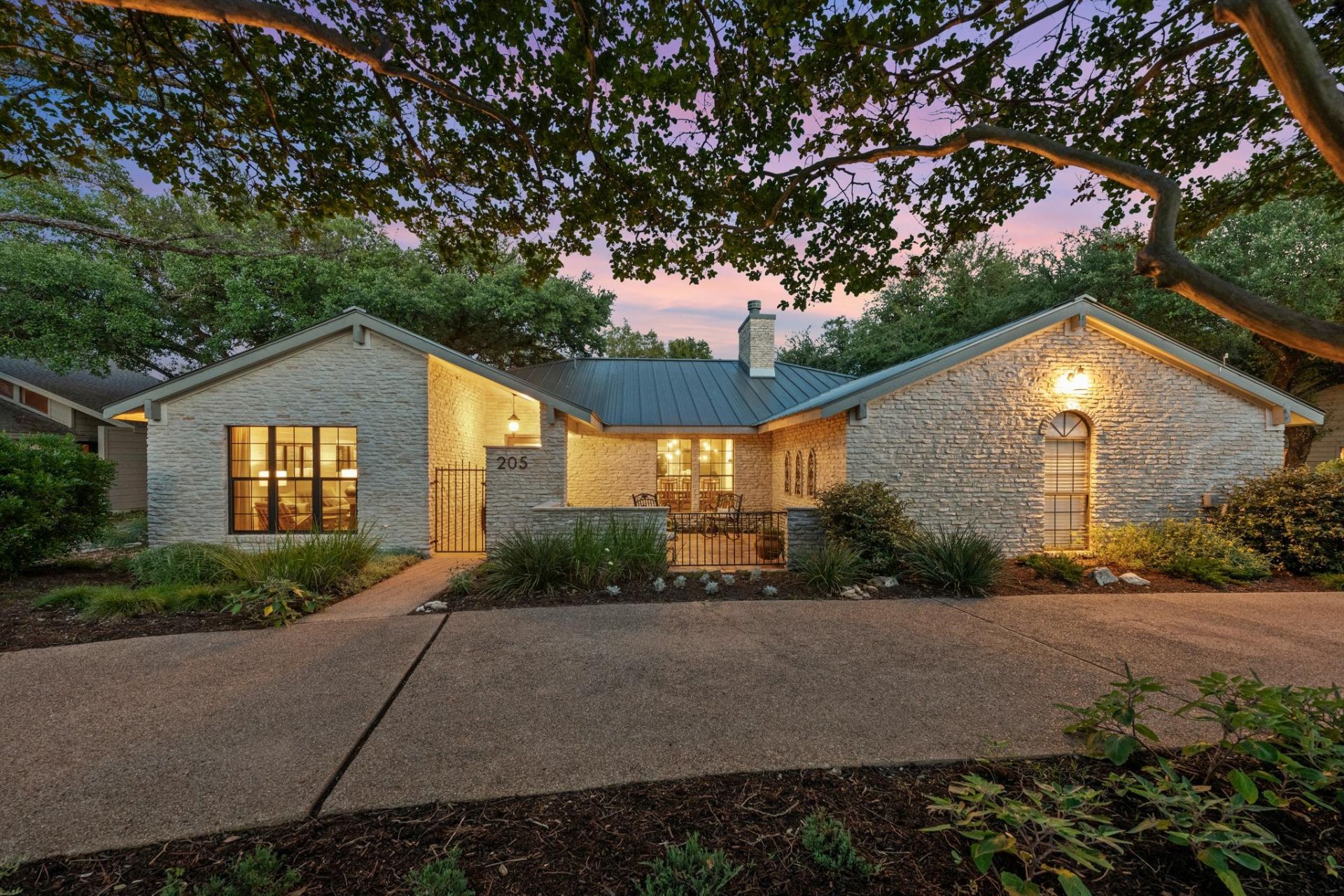 205 Copperleaf Rd, Lakeway, TX 78734 Main Photo