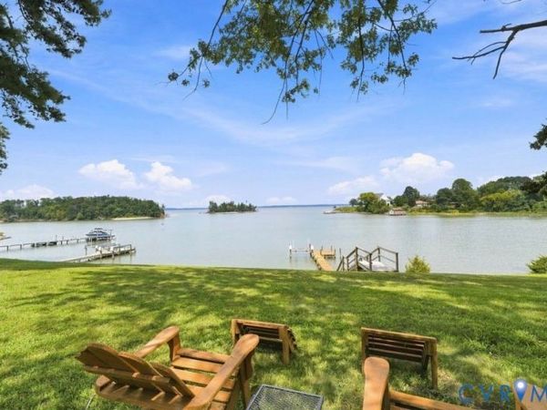 1700 Locust Grove Road, Topping, VA 23169