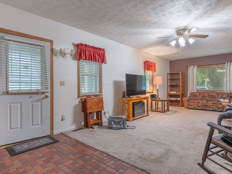 7570 Troy Road, Springfield, OH 45502 Photo 9