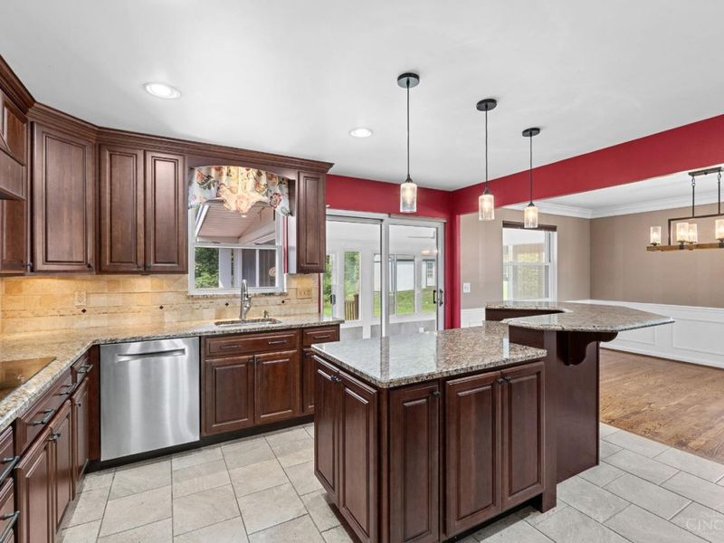 6334 Blueberry Hill Court, Green Township, OH 45248 Photo 11