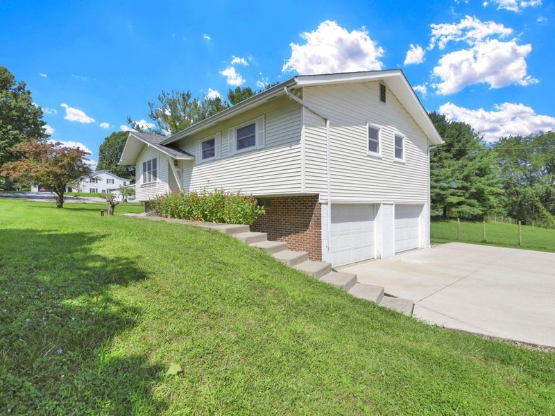 1250 Rockmill Road NW, Lancaster, OH 43130 Photo 5