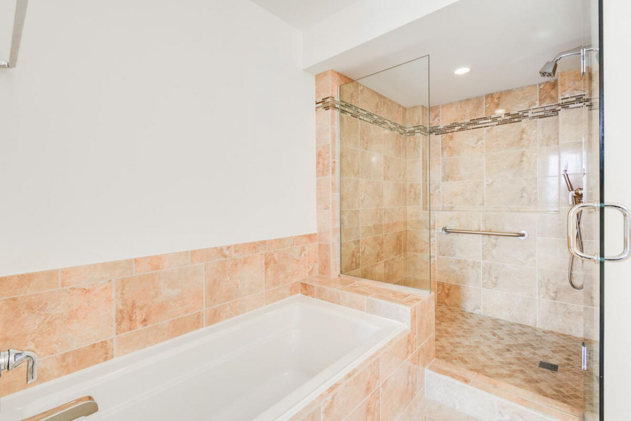 123 Lakeshore Drive, Unit PH45, North Palm Beach, FL 33408 Photo