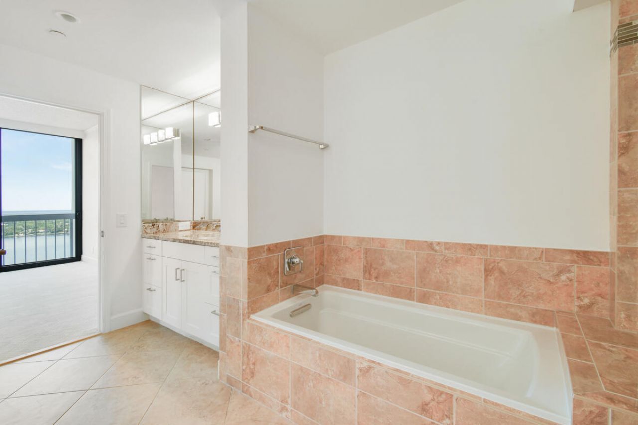 123 Lakeshore Drive, Unit PH45, North Palm Beach, FL 33408 Photo