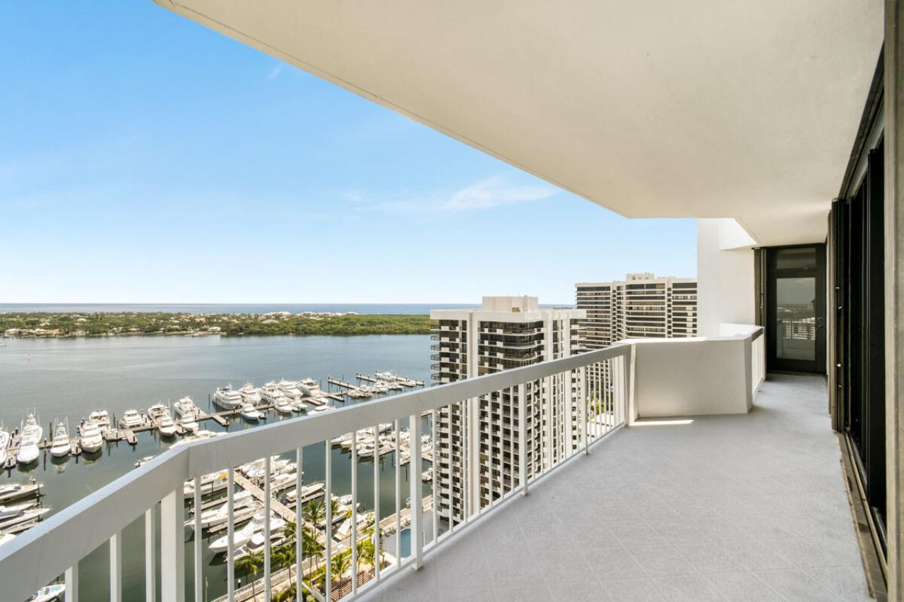 123 Lakeshore Drive, Unit PH45, North Palm Beach, FL 33408 Photo