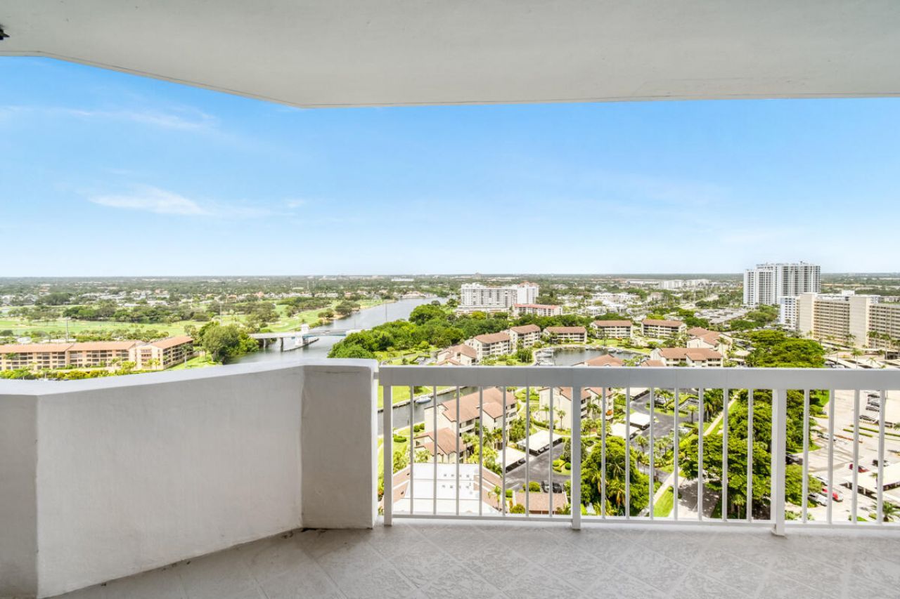 123 Lakeshore Drive, Unit PH45, North Palm Beach, FL 33408 Photo