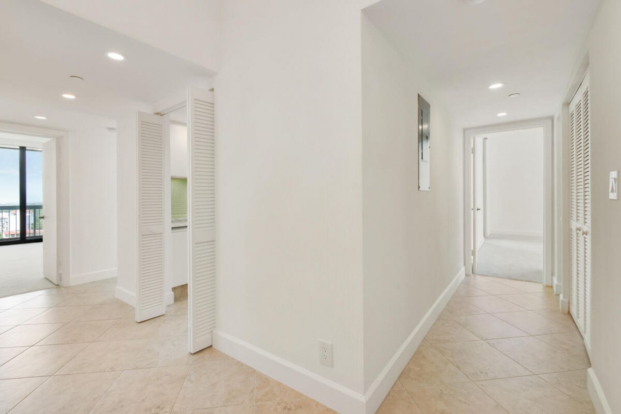 123 Lakeshore Drive, Unit PH45, North Palm Beach, FL 33408 Photo