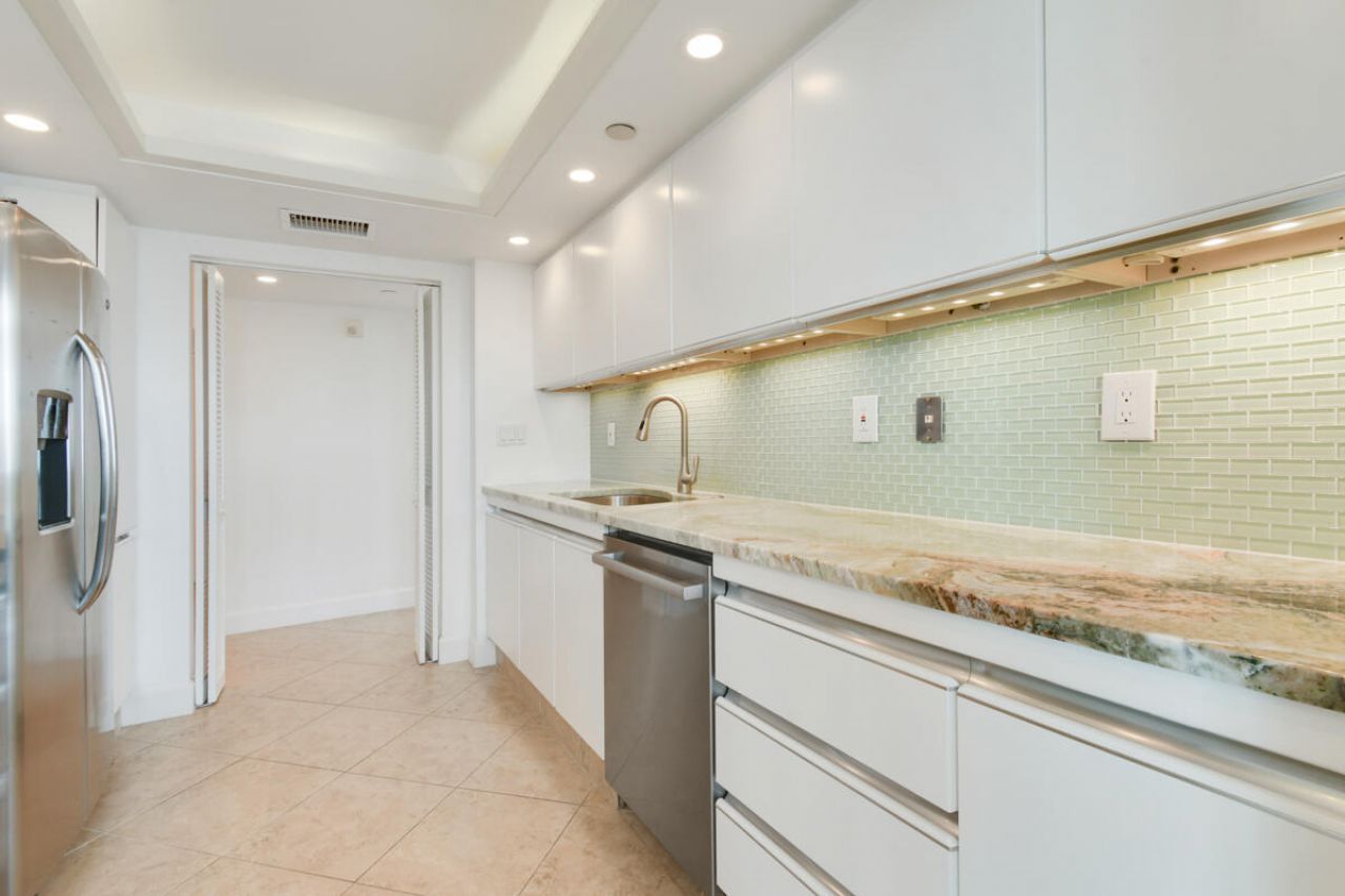 123 Lakeshore Drive, Unit PH45, North Palm Beach, FL 33408 Photo