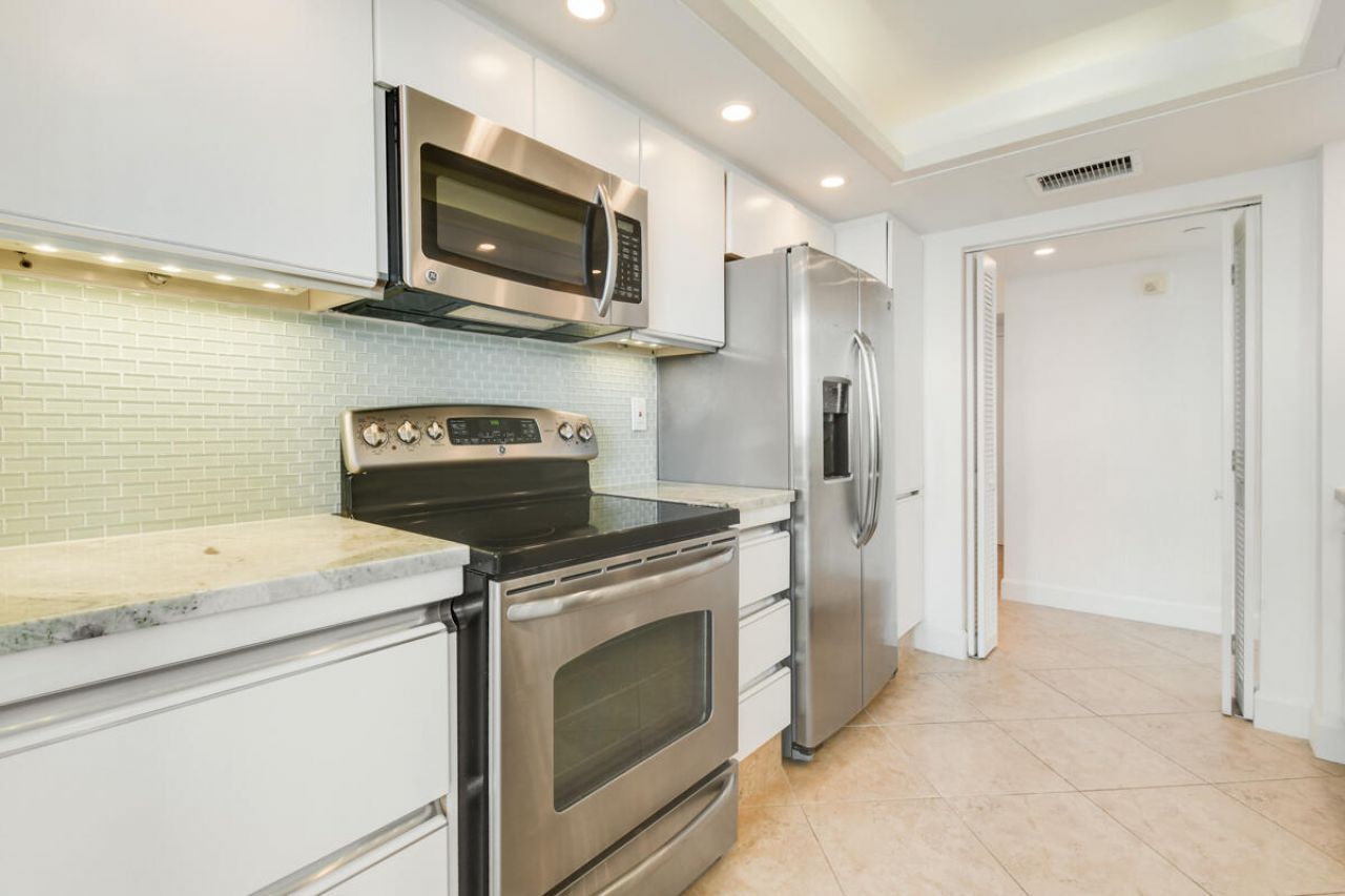 123 Lakeshore Drive, Unit PH45, North Palm Beach, FL 33408 Photo