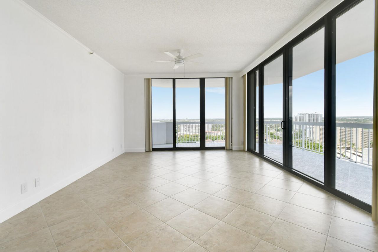 123 Lakeshore Drive, Unit PH45, North Palm Beach, FL 33408 Photo