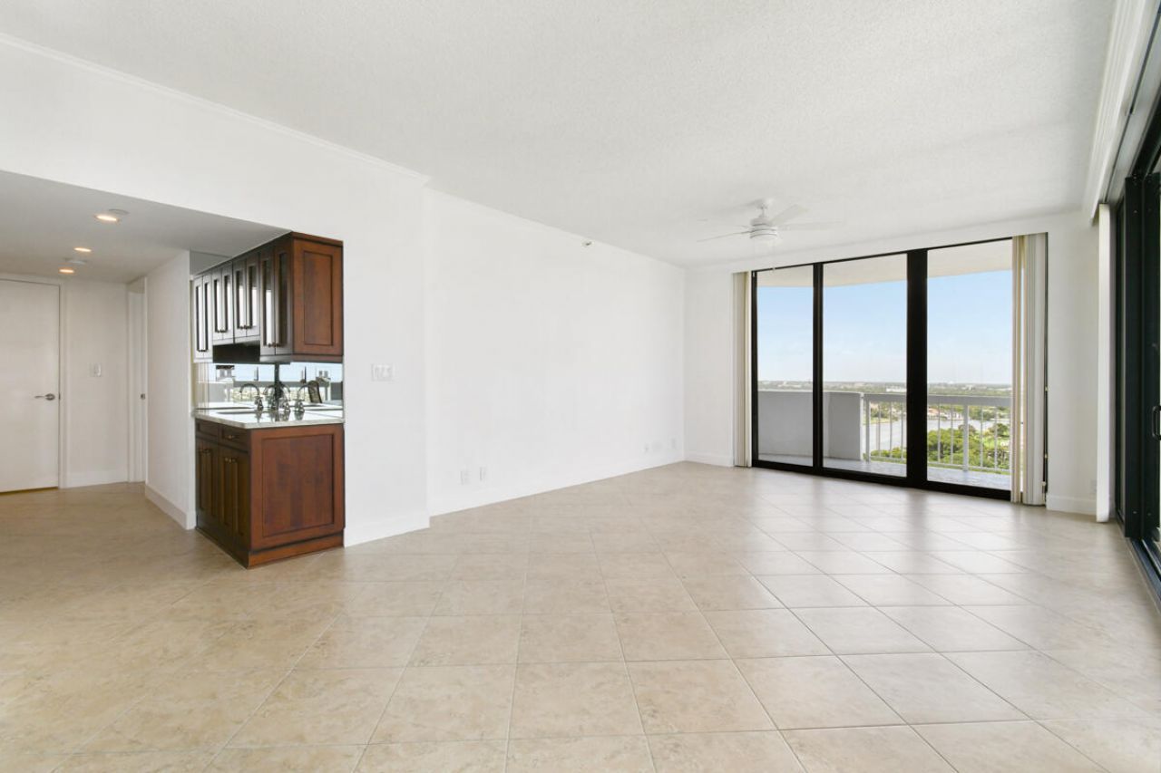 123 Lakeshore Drive, Unit PH45, North Palm Beach, FL 33408 Photo
