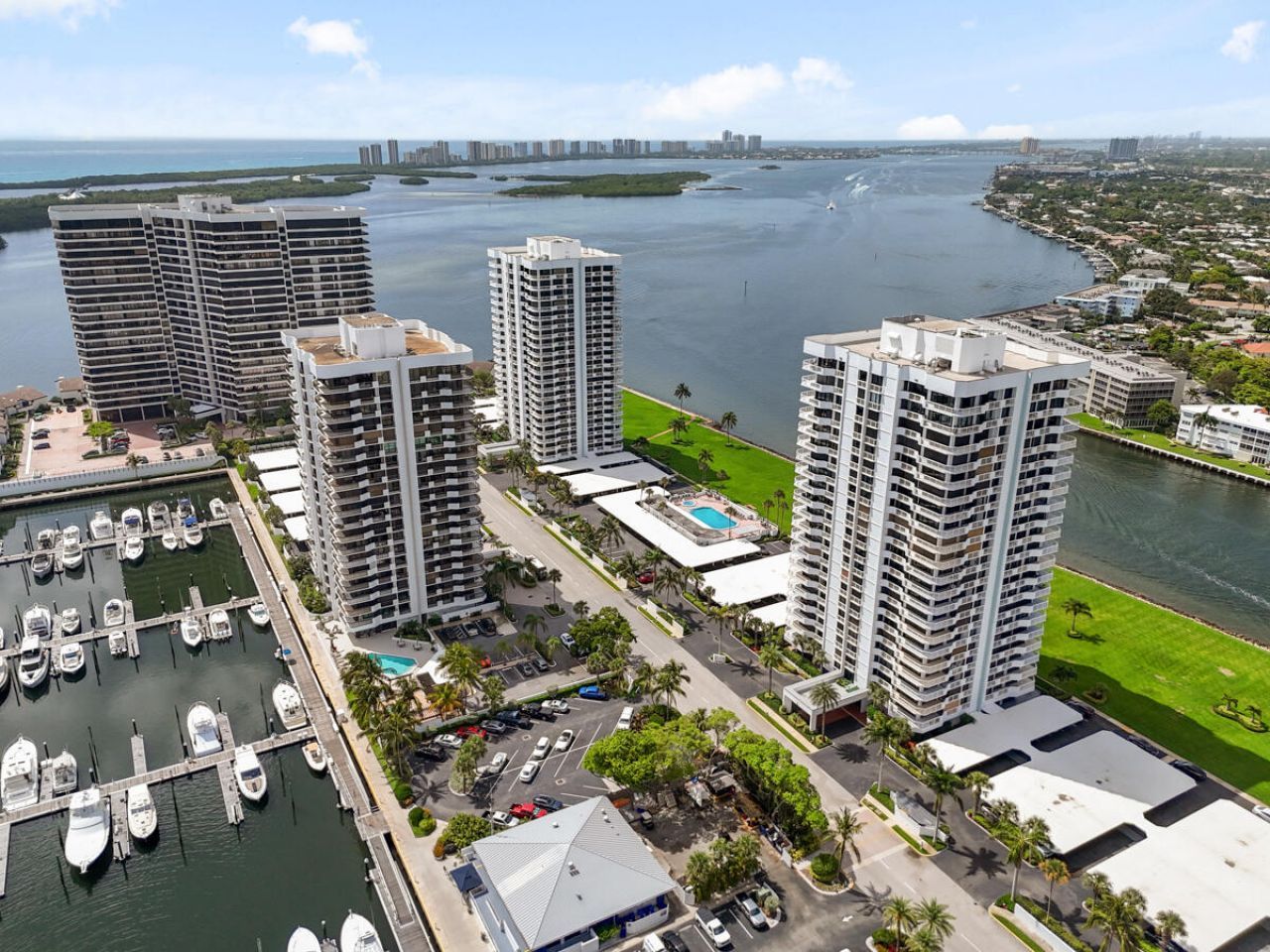 123 Lakeshore Drive, Unit PH45, North Palm Beach, FL 33408 Photo