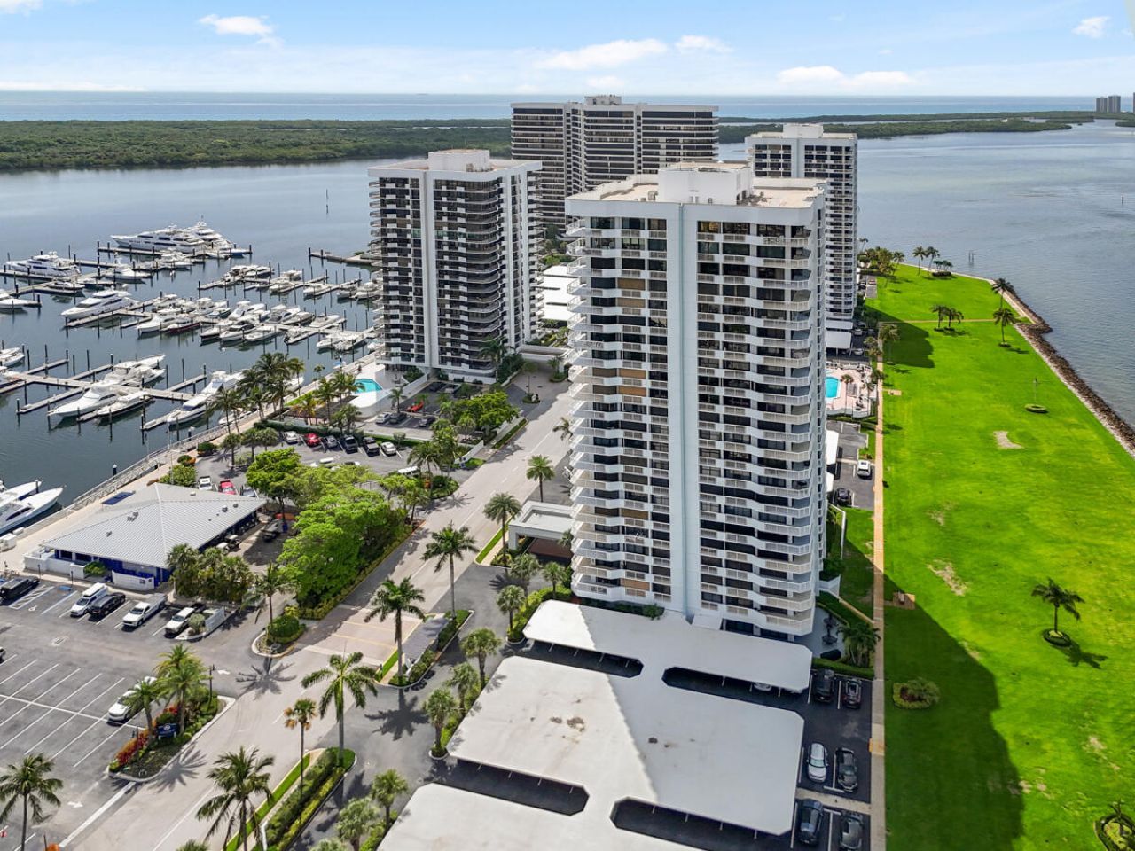 123 Lakeshore Drive, Unit PH45, North Palm Beach, FL 33408 Photo