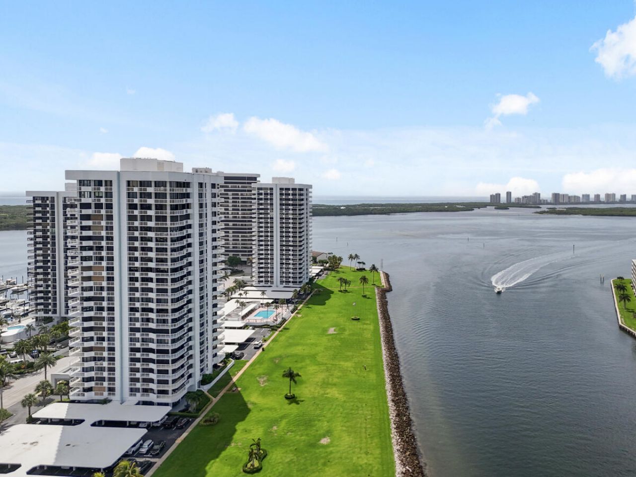 123 Lakeshore Drive, Unit PH45, North Palm Beach, FL 33408 Photo