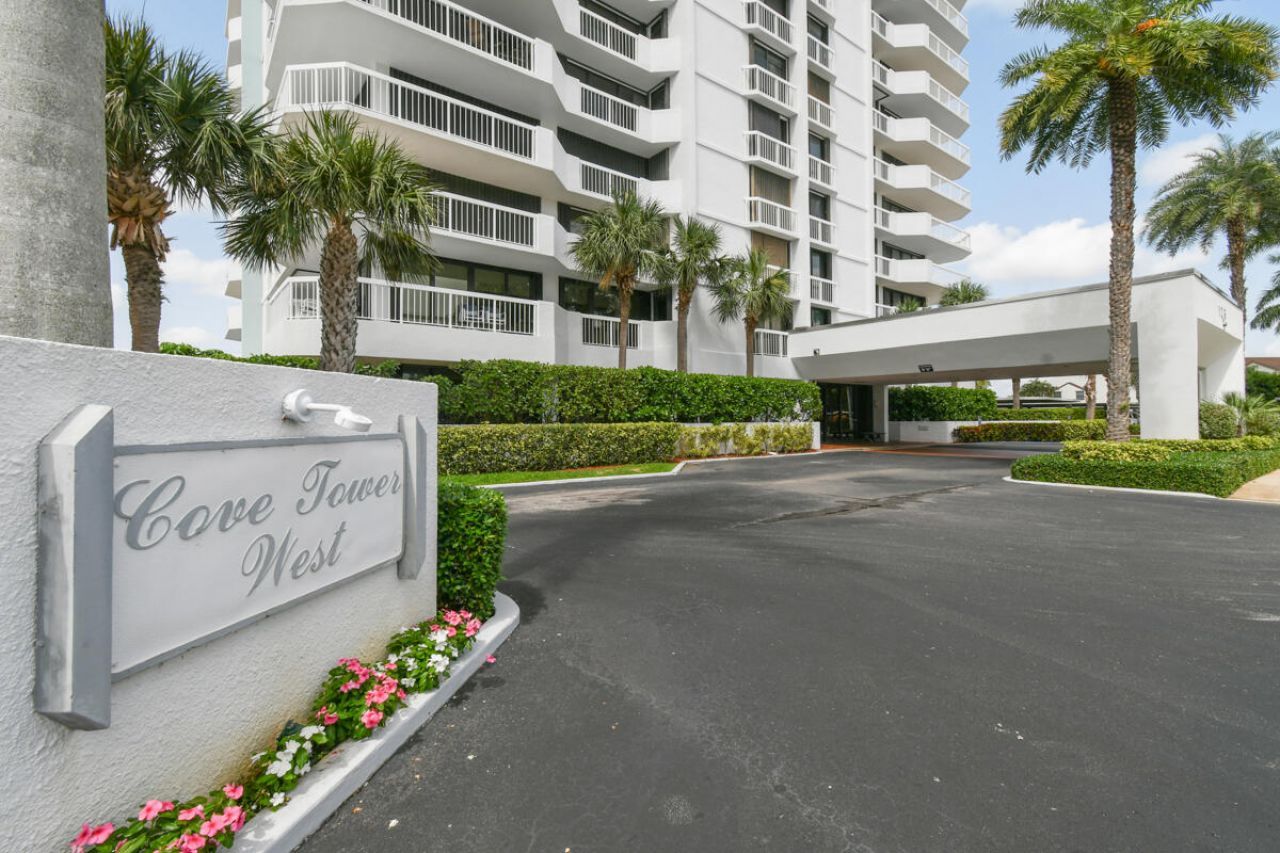 123 Lakeshore Drive, Unit PH45, North Palm Beach, FL 33408 Photo