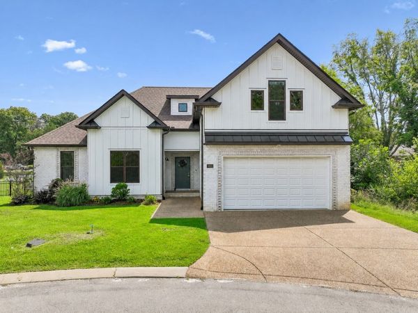 405 Hunter Bryce Ln , Lebanon, TN 37087