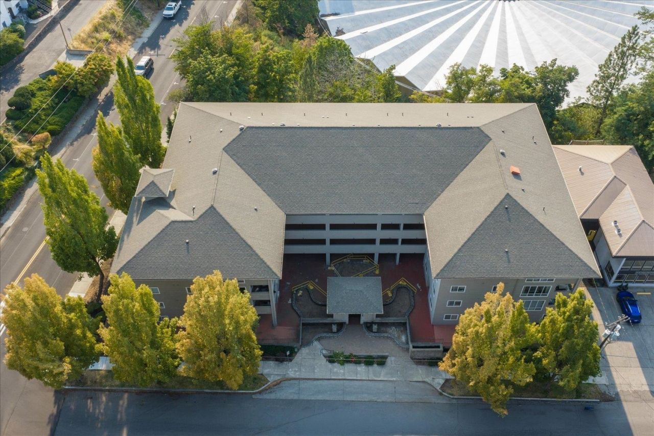 930 S Cowley St primary photo