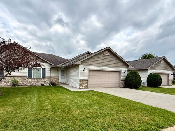 4528 Prairie View Place NW, Rochester, MN 55901