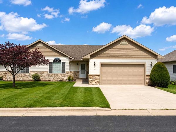 4528 Prairie View Place NW, Rochester, MN 55901