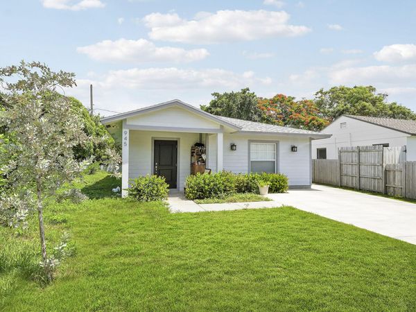 945 32ND Street, West Palm Beach, FL 33407