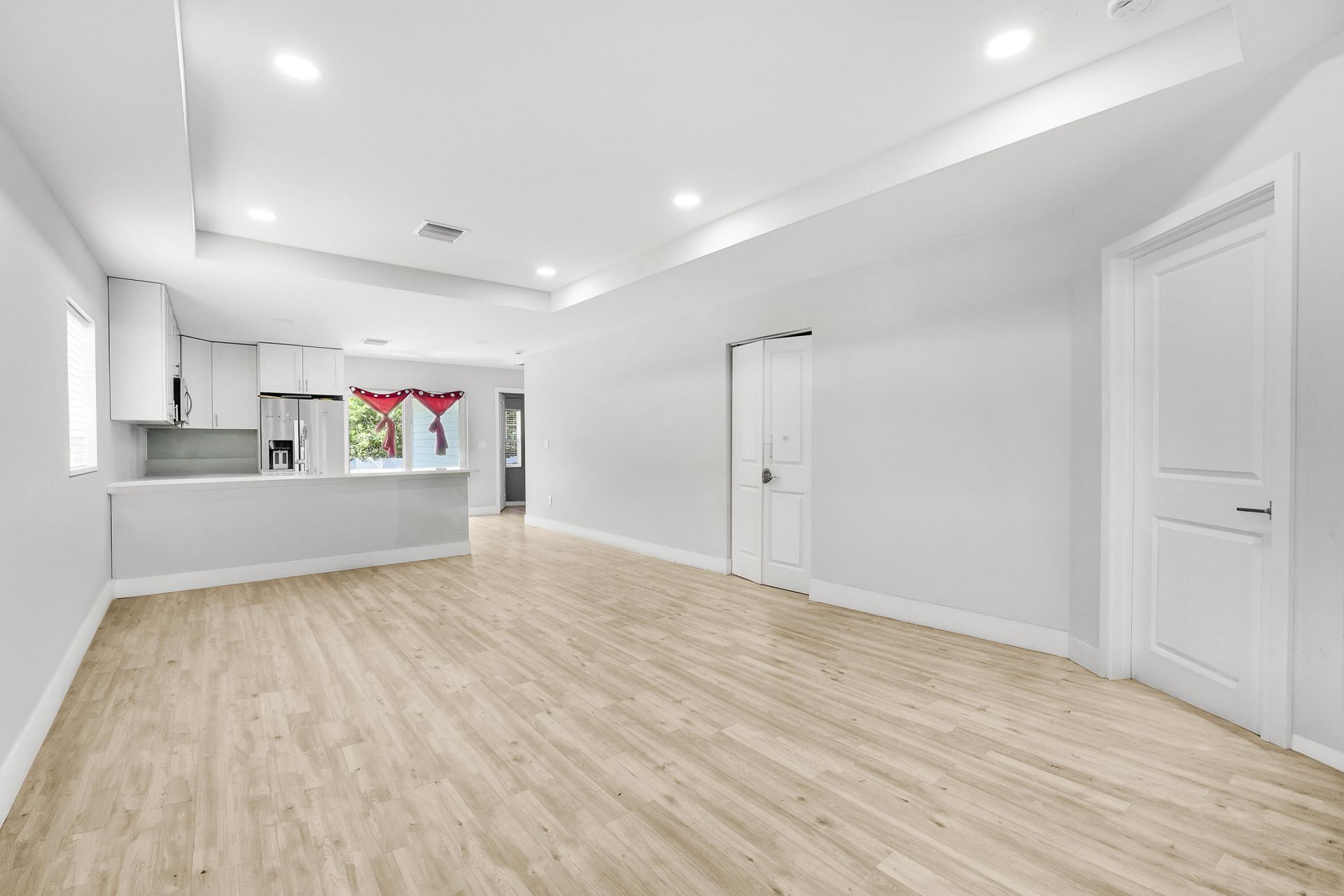 945 32nd Street, West Palm Beach, FL 33407 Photo