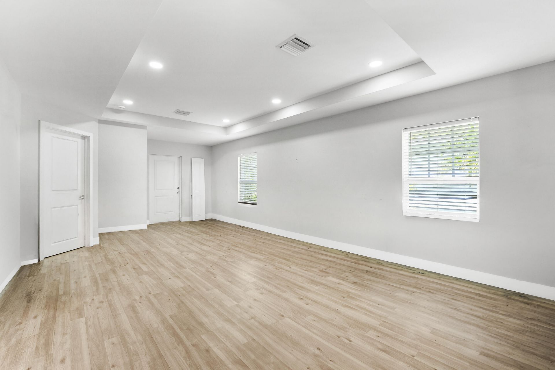 945 32nd Street, West Palm Beach, FL 33407 Photo